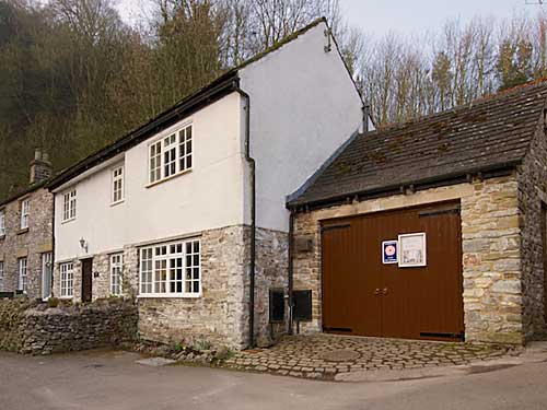 Cliffe Cottage Self Catering Holiday Cottage at Castleton in the Derbyshire Peak District - Derbyshire and Peak District Accommodation - Castleton accommodation cottage
