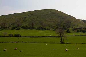 Photograph   from    the upper dove valley  in   Derbyshire 